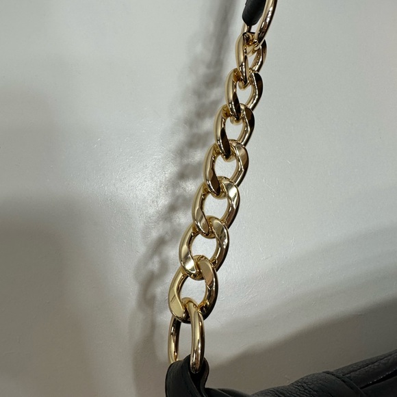 MICHAEL MICHAEL KORS
Mott Medium Leather Waistpack - Picture 11 of 14